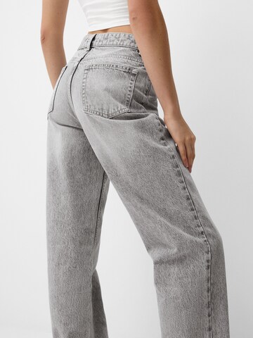 Bershka Regular Jeans in Grau