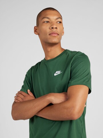 zaļš Nike Sportswear Standarta piegriezums T-Krekls 'CLUB'