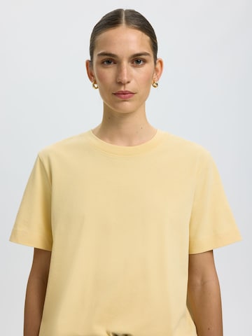 SELECTED T-Shirt 'SLFEssential' in Gelb