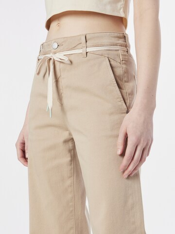 Dawn Bootcut Jeans i beige