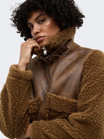 ONLY - Chaqueta de entretiempo 'ONLLee' en marrón