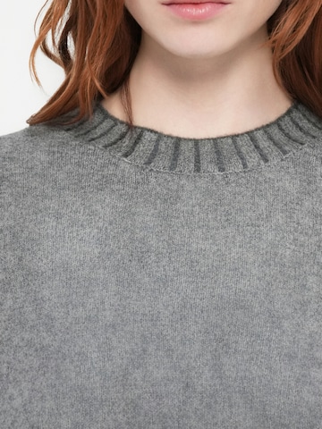ONLY - Jersey 'ONLFINA' en gris