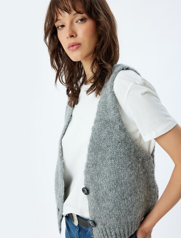 Koton Knitted vest in Grey