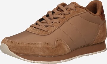 WODEN Sneaker low 'Nora III' i brun: forside