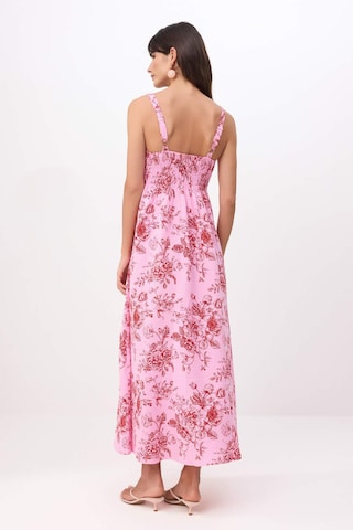 Trendyol Kleid in Pink