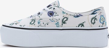 Baskets basses VANS en blanc