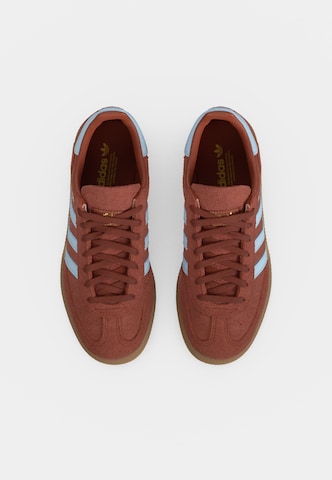 ADIDAS ORIGINALS - Sapatilhas baixas 'Handball Spezial' em vermelho
