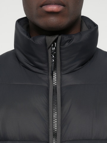 Abercrombie & Fitch Átmeneti dzseki 'Aircloud' - fekete