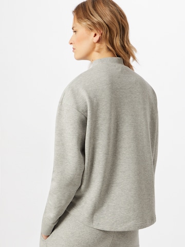 Urban Classics Sweatshirt in Grau