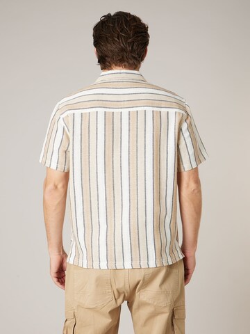 Coupe regular Chemise 'Noctis' Deeluxe en beige