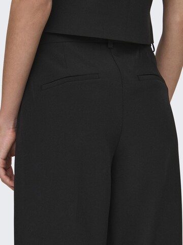 ONLY - Loosefit Pantalón de pinzas 'ELLY' en negro