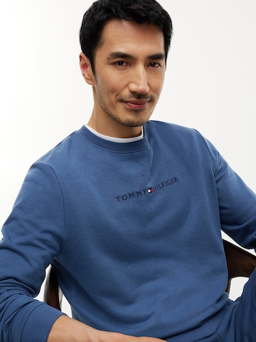 TOMMY HILFIGER Sweatshirt in Blau
