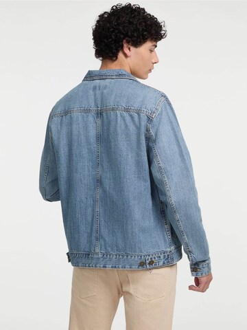 GUESS Between-Season Jacket in Blue