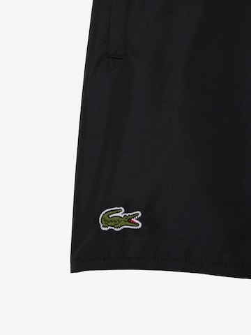 LACOSTE Rövid fürdőnadrágok - fekete