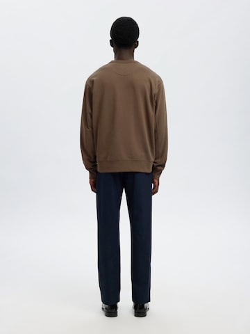 SELECTED Sweatshirt 'SLHLUKE' in Brown