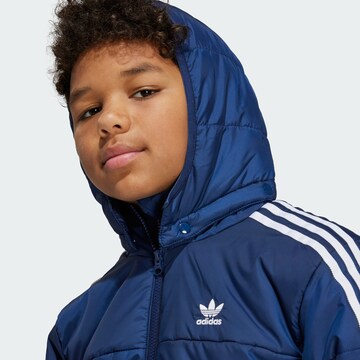 ADIDAS ORIGINALS Демисезонная куртка 'Adicolor' в Синий