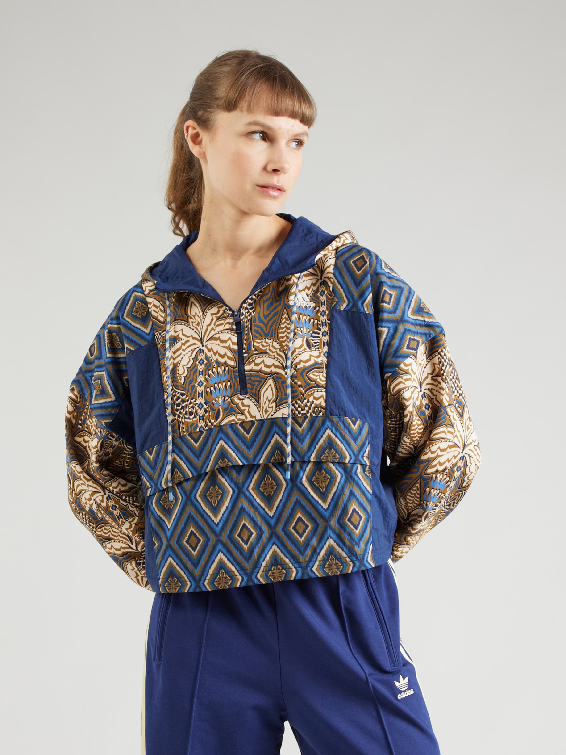 ADIDAS SPORTSWEAR Chaqueta deportiva Adidas x Farm Rio Premium en Azul Real Azul Oscuro ABOUT YOU