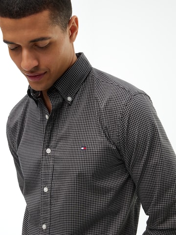 Regular fit Camicia di TOMMY HILFIGER in grigio