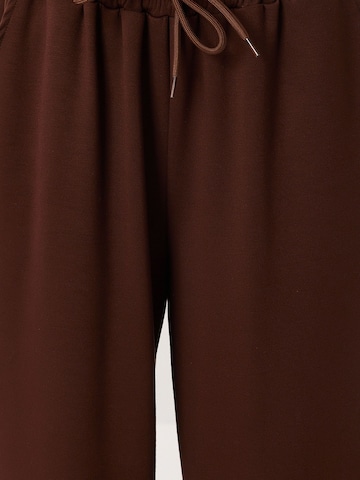 Wide leg Pantaloni sportivi di Happiness İstanbul in marrone