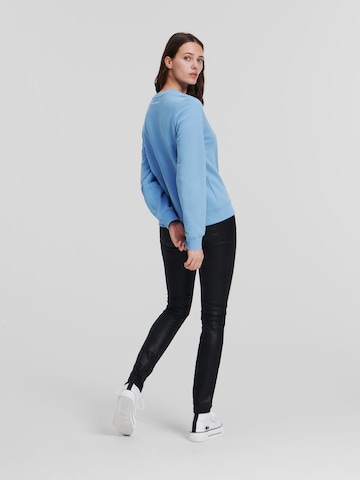 Karl LagerfeldSweater majica 'Choupette' - plava boja