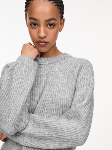 Pull&Bear Pullover in Grau