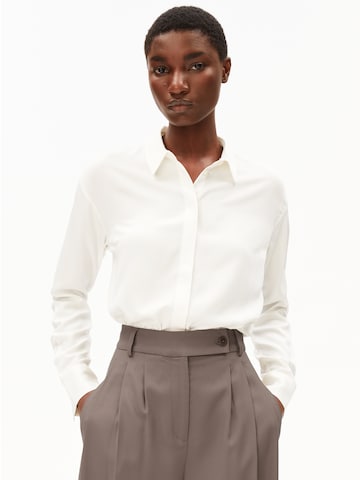 ARMEDANGELS Blouse 'LARISAANA' in Wit: voorkant