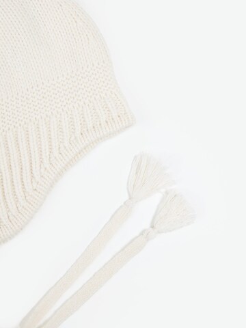 GOBI Cashmere - Sombrero 'Ultimate Warmth Knit Tie Hat' en blanco