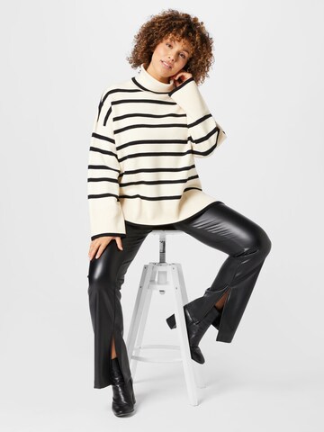 Vero Moda Curve Sweater 'Saba' in White