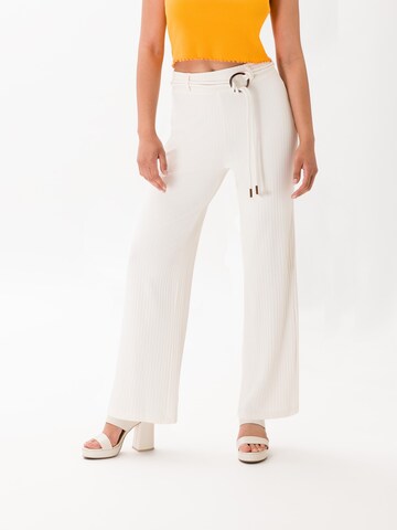 évasé Pantalon 'Lauren' Les Lunes en blanc : devant