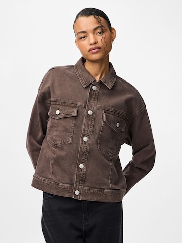 PIECES Between-Season Jacket in Brown