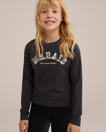 Tricou de la WE Fashion pe negru: față