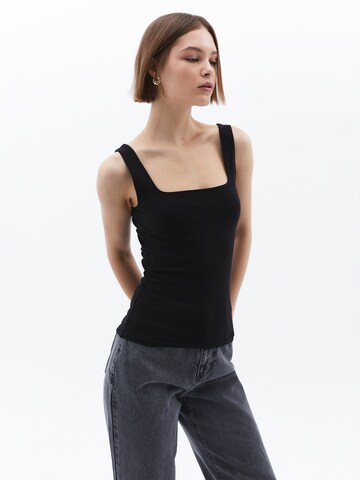 OXXO Top in Zwart: voorkant
