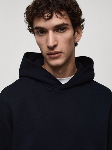 MANGO MAN Sweatshirt 'BONO' i blå