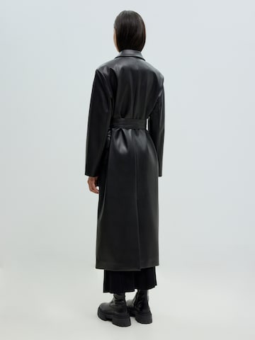 Manteau mi-saison 'Anais' EDITED en noir