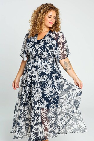 Paprika Kleid in Blau: Vorderseite