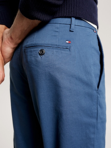 Regular Pantalon chino 'DENTON ESSENTIAL' TOMMY HILFIGER en bleu