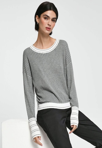 Fadenmeister Berlin Sweater in Grey: front