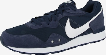 Baskets basses 'Venture Runner' Nike Sportswear en bleu : devant