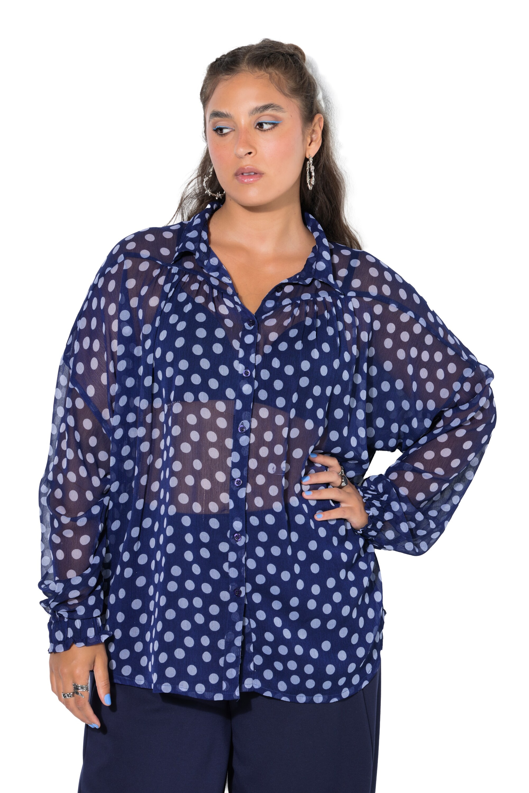 Studio Untold Blouse in Blue: front