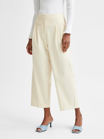 SELECTED FEMME Wide leg Pleat-front trousers 'Hyme' in Beige: front