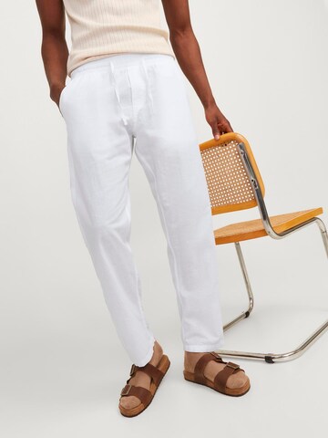 regular Pantaloni con pieghe 'Kane Summer' di JACK & JONES in bianco