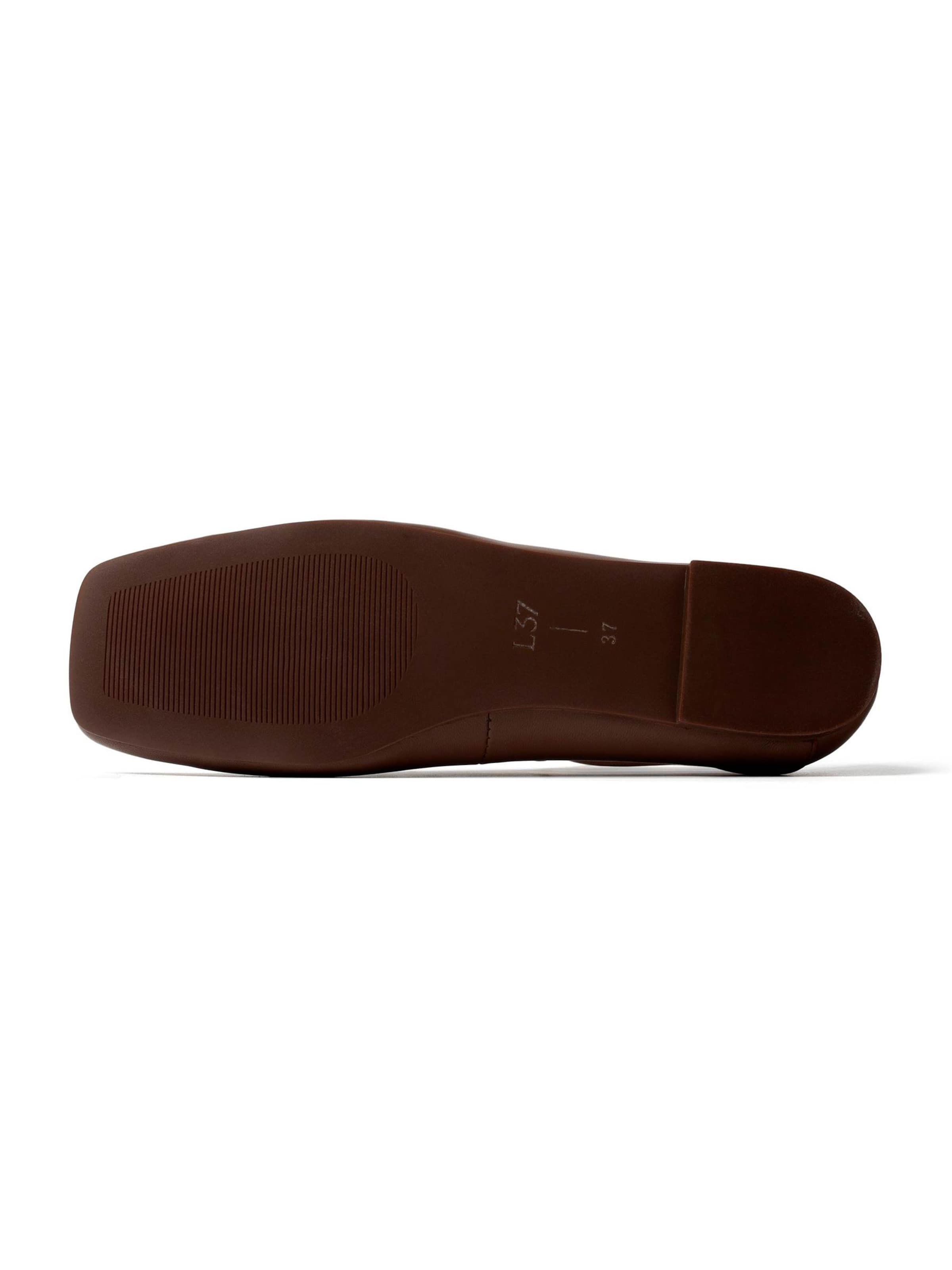 L37 HANDMADE SHOES Ballerina met riempjes 'IN THE SHAPE OF YOU' in Bruin