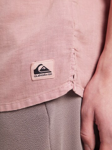 QUIKSILVER Comfort Fit Λειτουργικό πουκάμισο 'SUNRISE' σε λιλά