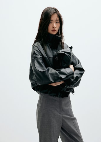 Regular Pantalon à plis 'NEWARM' MANGO en gris