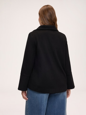 Cappotto di mezza stagione di Fiorella Rubino in nero