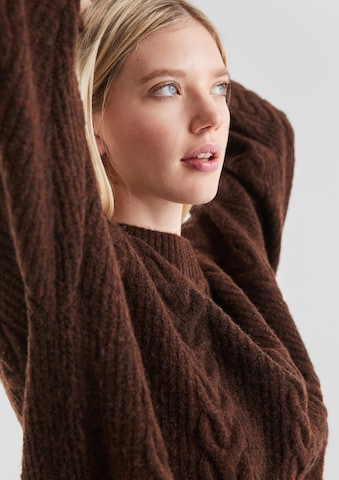 QS Oversized trui in Bruin