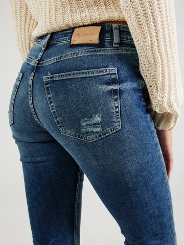 AG Jeans Slimfit Jeans 'GIRLFRIEND' in Blauw