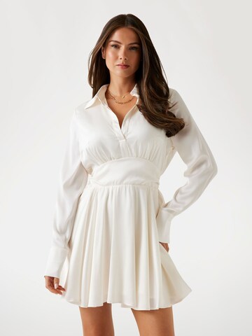 GUESS Shirt Dress in White: front