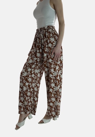 Elara Wide Leg Bukser i brun: forside