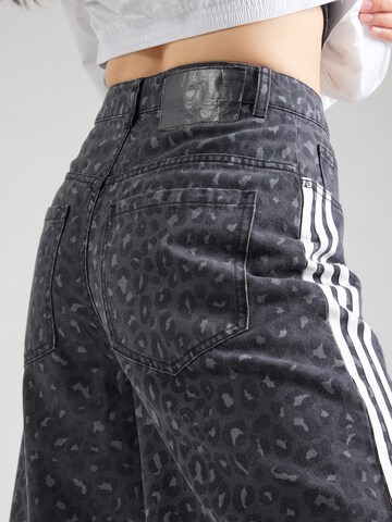 Loosefit Jeans di ADIDAS ORIGINALS in colori misti